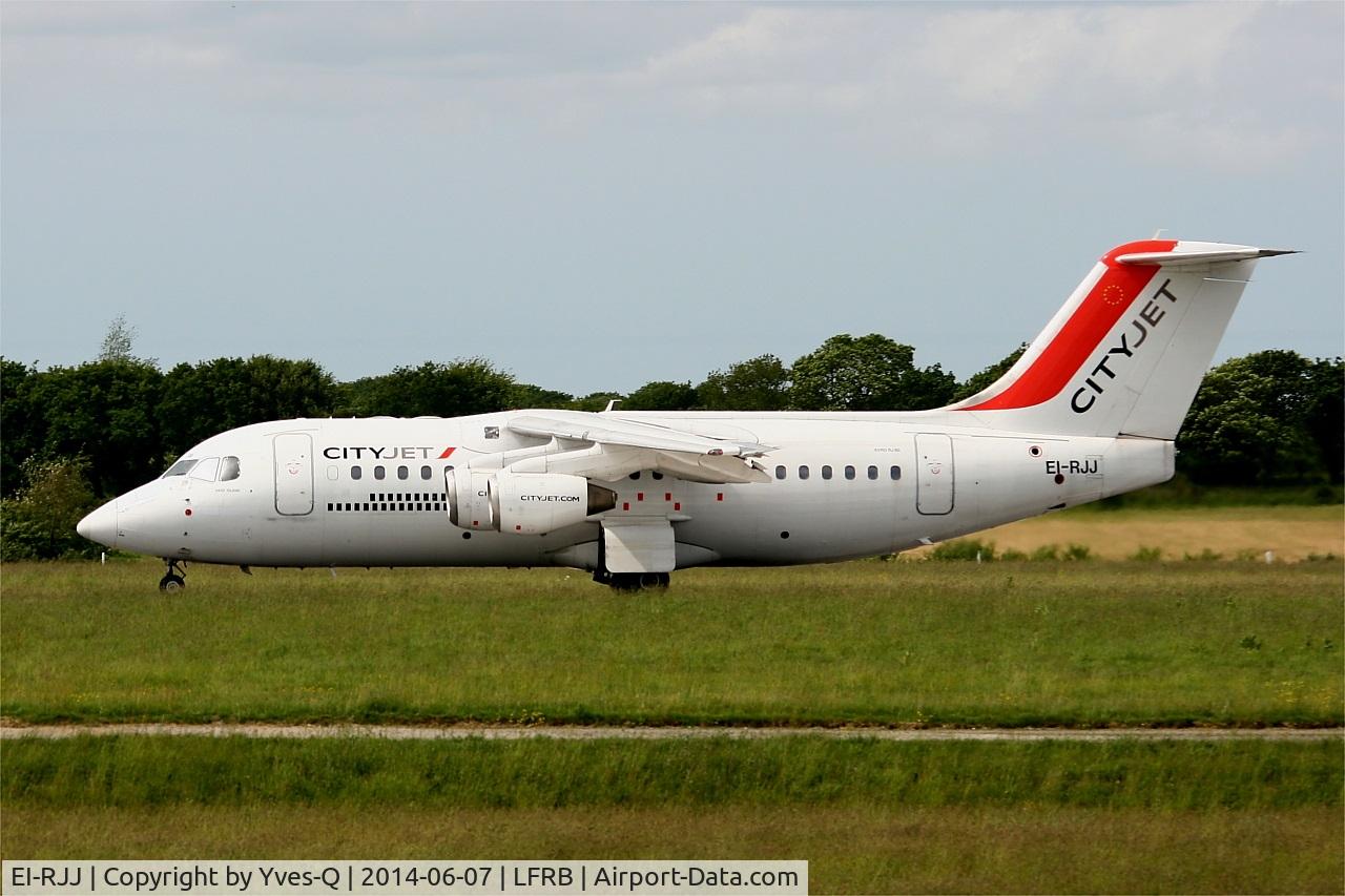 EI-RJJ, 1999 BAE Systems Avro 146-RJ85 C/N E.2347, British Aerospace Avro 146-RJ85, Take off run rwy 25L, Brest-Bretagne airport (LFRB-BES)