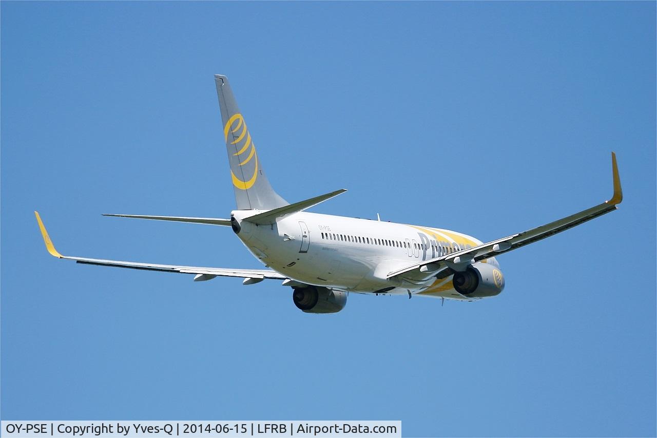 OY-PSE, 2000 Boeing 737-809 C/N 30664, Boeing 737-809, Take-off Rwy 07R, Brest-Bretagne Airport (LFRB-BES)