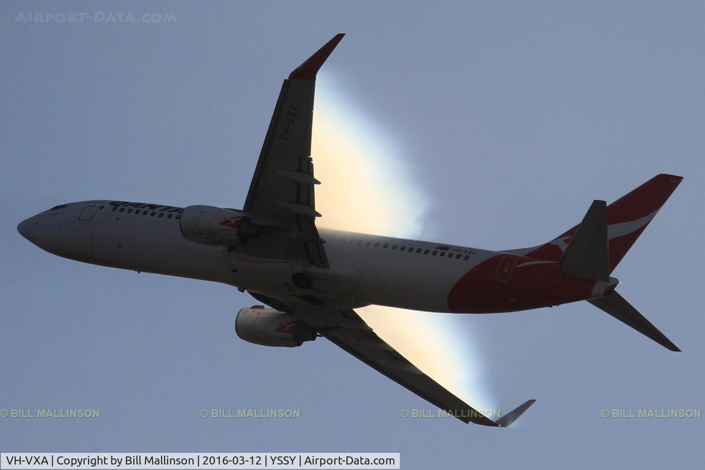 VH-VXA, 2001 Boeing 737-838 C/N 29551, lots of humidity