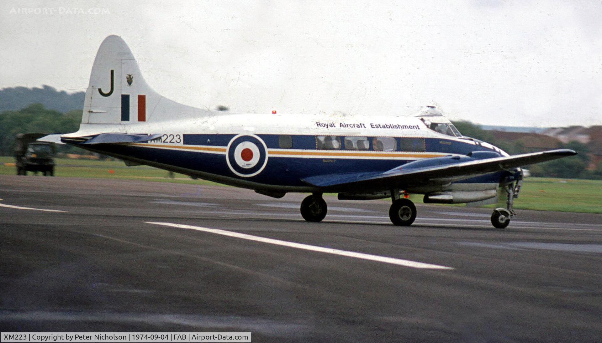 XM223, 1957 De Havilland DH-104 Devon C.2 C/N 04498, Devon C.2 of the Royal Aircraft Establishment as seen at Farnborough in September 1974.
