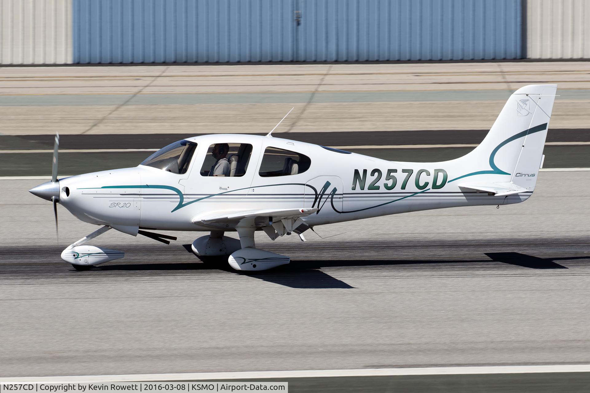 N257CD, 2002 Cirrus SR20 C/N 1184, Landing roll-out at KSMO