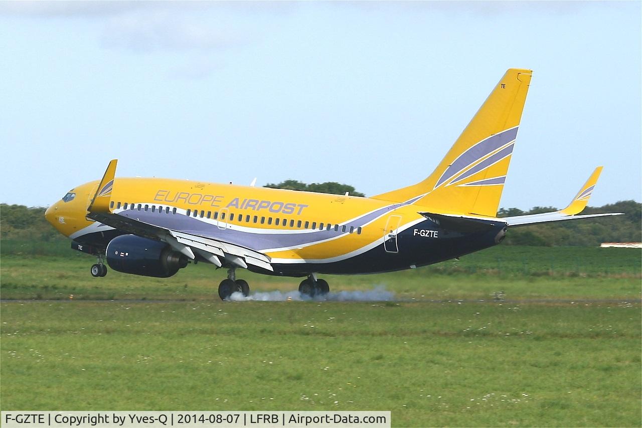 F-GZTE, 1999 Boeing 737-73S C/N 29080, Boeing 737-73S, Landing rwy 25L, Brest-Bretagne Airport (LFRB-BES)