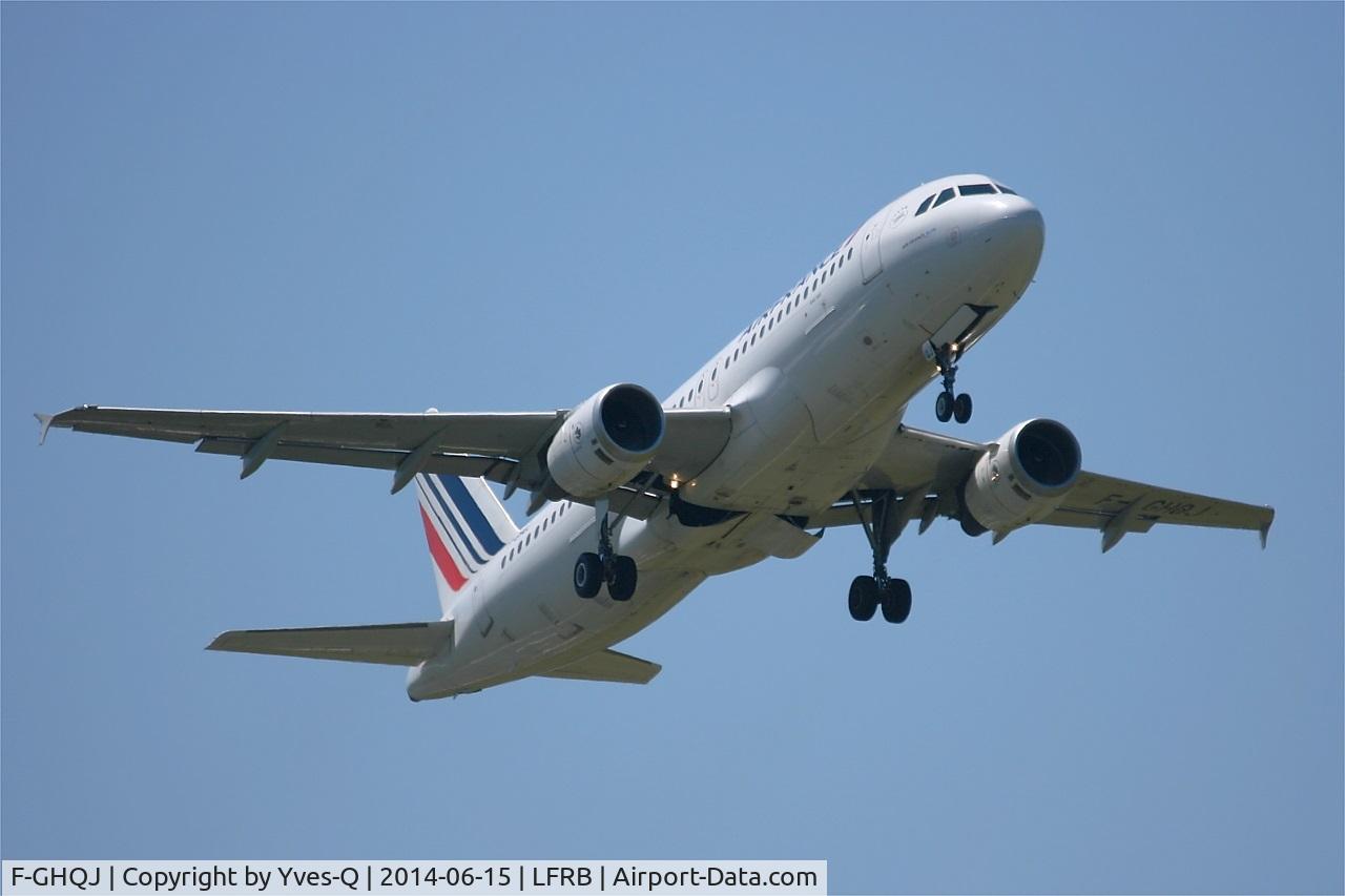 F-GHQJ, 1991 Airbus A320-211 C/N 0214, Airbus A320-211, Take off rwy 07R, Brest-Bretagne Airport (LFRB-BES)