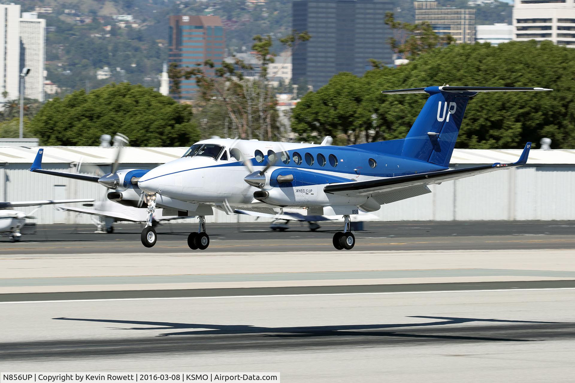 N856UP, 2015 Beechcraft 350i Super King Air (B300) C/N FL-1029, Landing at Santa Monica