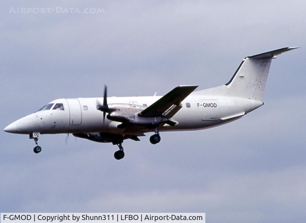 F-GMOD, 1988 Embraer EMB-120ER Brasilia C/N 120109, Landing rwy 32L in all white c/s without titles...