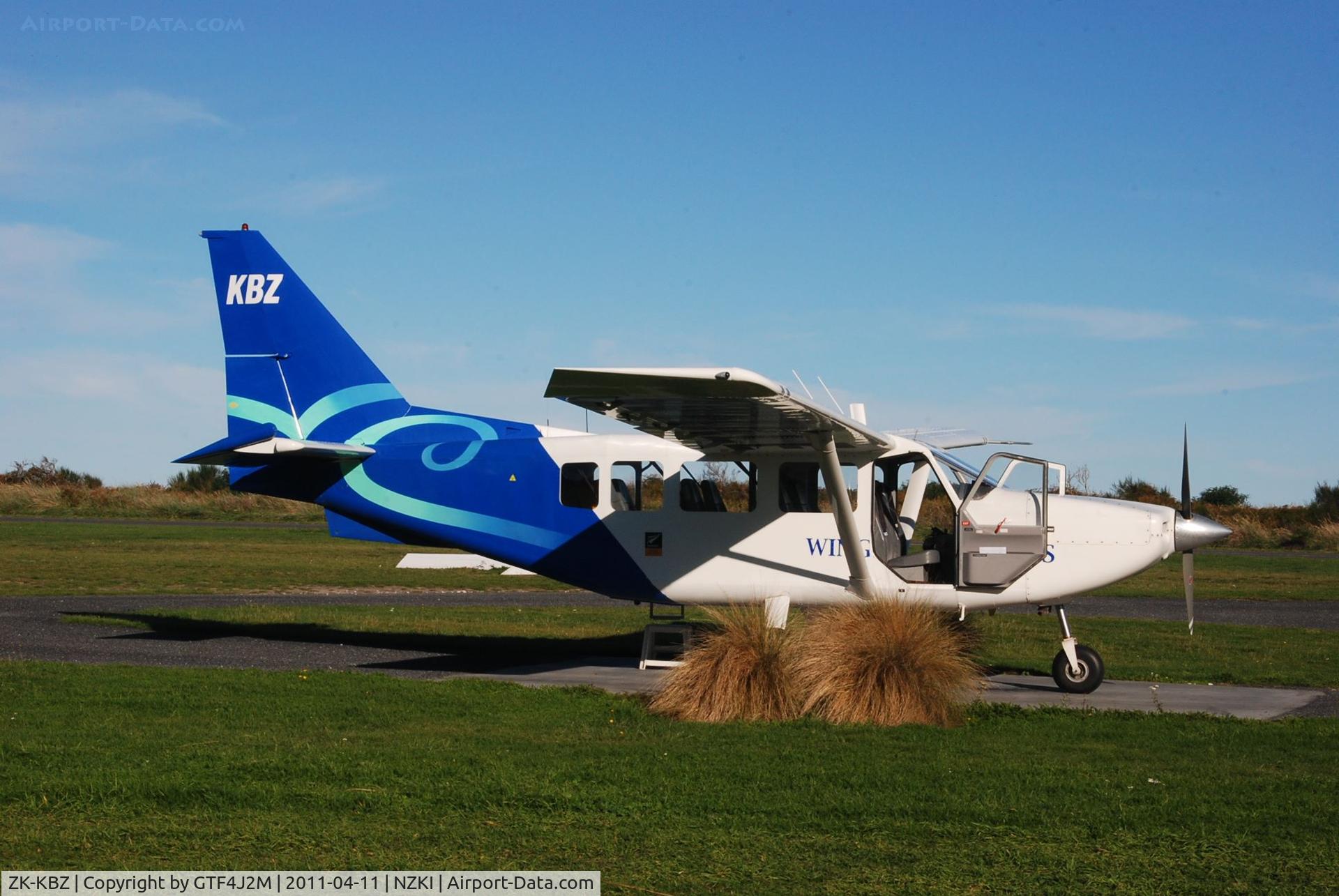 ZK-KBZ, Gippsland GA-8 Airvan C/N GA8-03-024, ZK-KBZ at Kaikoura 11.4.11