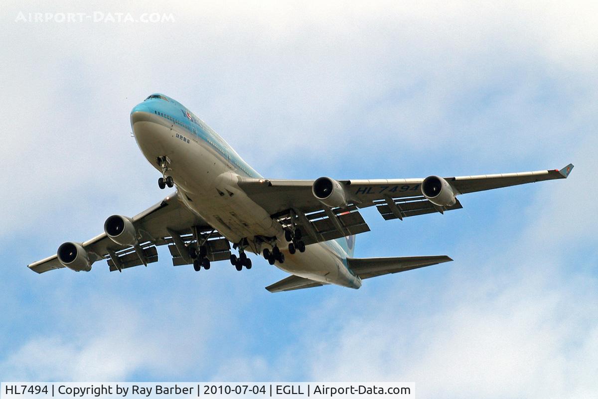 HL7494, Boeing 747-4B5 C/N 27662, Boeing 747-4B5 [27662] (Korean Air) Home~G 04/07/2010. On approach 27R.