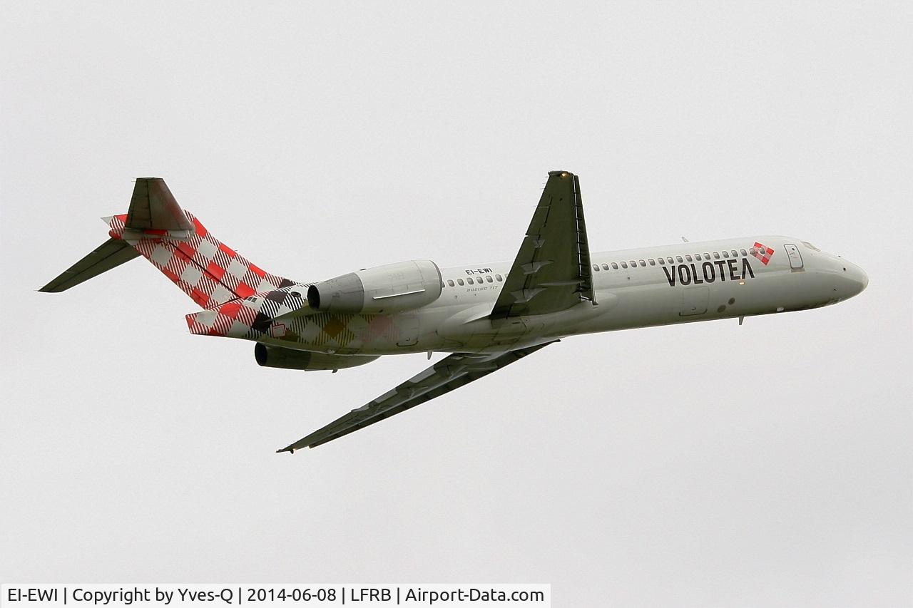 EI-EWI, 2003 Boeing 717-2BL C/N 55170, Boeing 717-2BL, Take off rwy 07R, Brest-Bretagne airport (LFRB-BES)