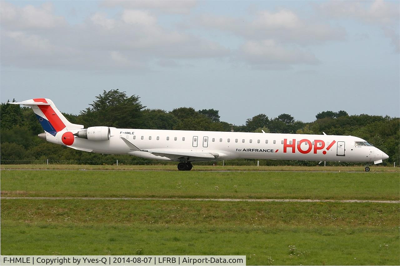 F-HMLE, 2010 Bombardier CRJ-1000EL NG (CL-600-2E25) C/N 19009, Canadair Regional Jet CRJ-1000, Taxiing to holding point rwy 25L, Brest-Bretagne airport (LFRB-BES)