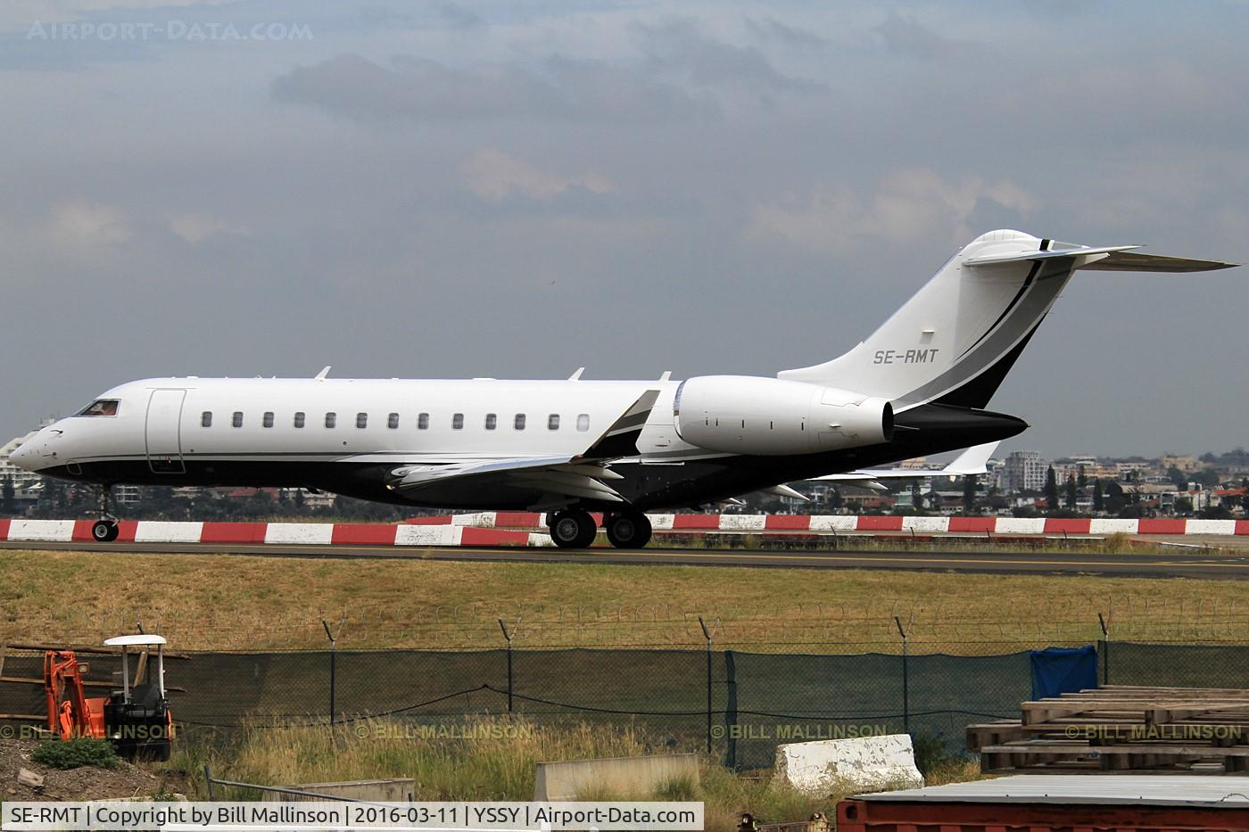 SE-RMT, 2014 Bombardier BD-700-1A10 Global 6000 C/N 9624, taxiing to 34R