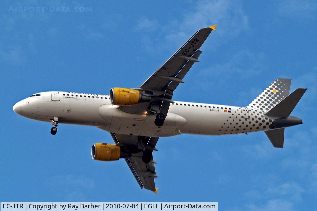 EC-JTR, 2006 Airbus A320-214 C/N 2798, Airbus A320-214 [2798] (Vueling Airlines) Home~G 04/07/2010. On approach 27R.