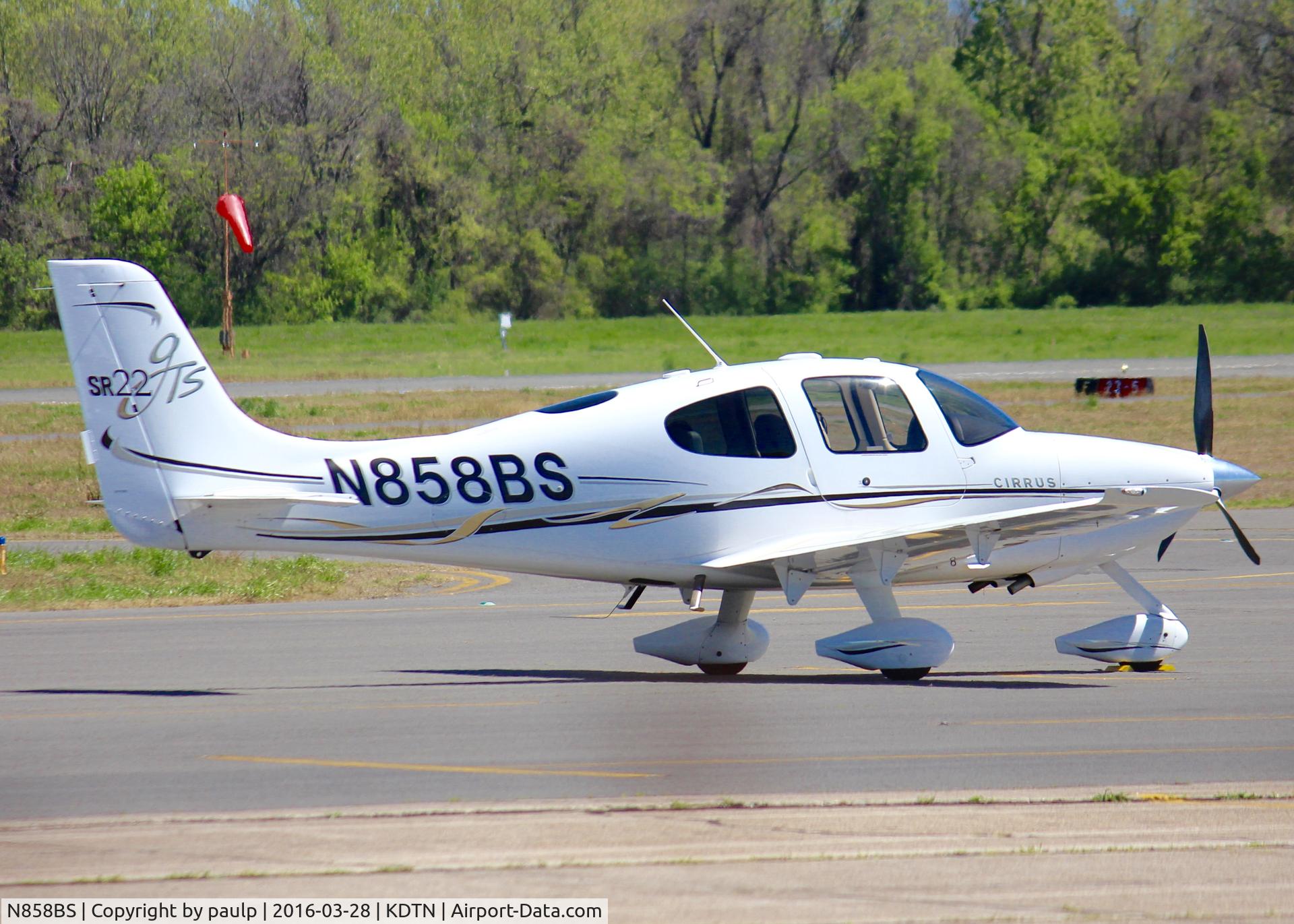 N858BS, 2006 Cirrus SR22 GTS C/N 2035, At Downtown Shreveport.