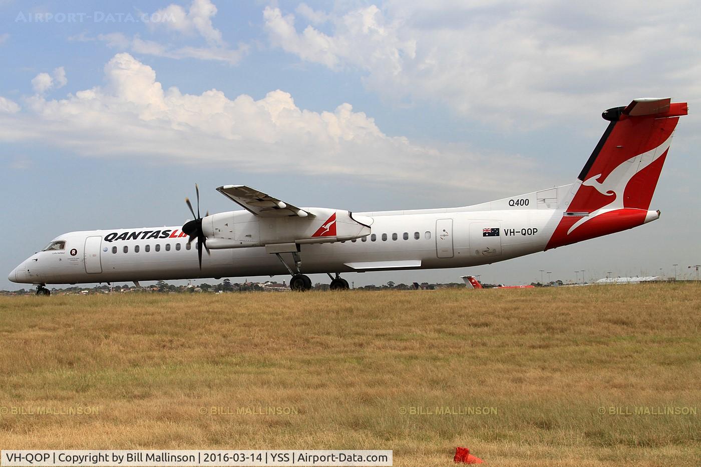 VH-QOP, 2009 De Havilland Canada DHC-8-402Q Dash 8 C/N 4238, taxiing to 34R