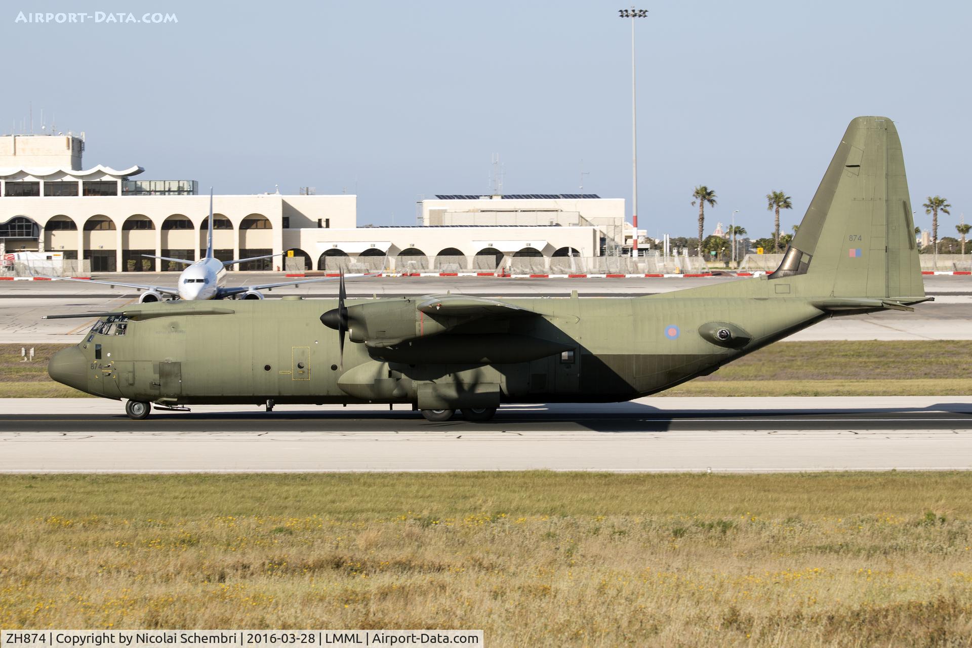 ZH874, 1997 Lockheed Martin C-130J-30 Hercules C.4 C/N 382-5458, Landed runway 31 at LMML