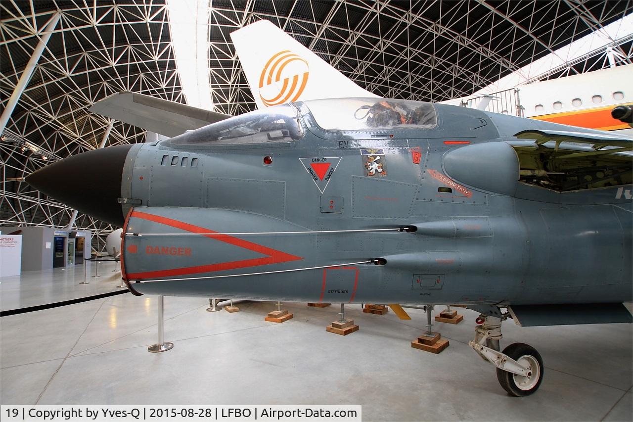 19, Vought F-8E(FN) Crusader C/N 1236, Vought F-8E(FN) Crusader, Preserved at Aeroscopia Museum, Toulouse-Blagnac