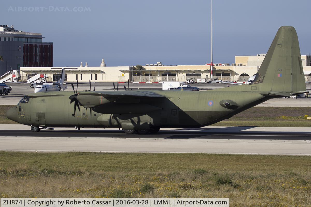 ZH874, 1997 Lockheed Martin C-130J-30 Hercules C.4 C/N 382-5458, Runway 31