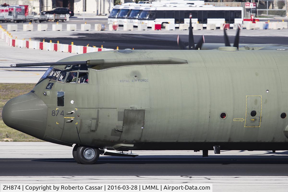 ZH874, 1997 Lockheed Martin C-130J-30 Hercules C.4 C/N 382-5458, Runway 31