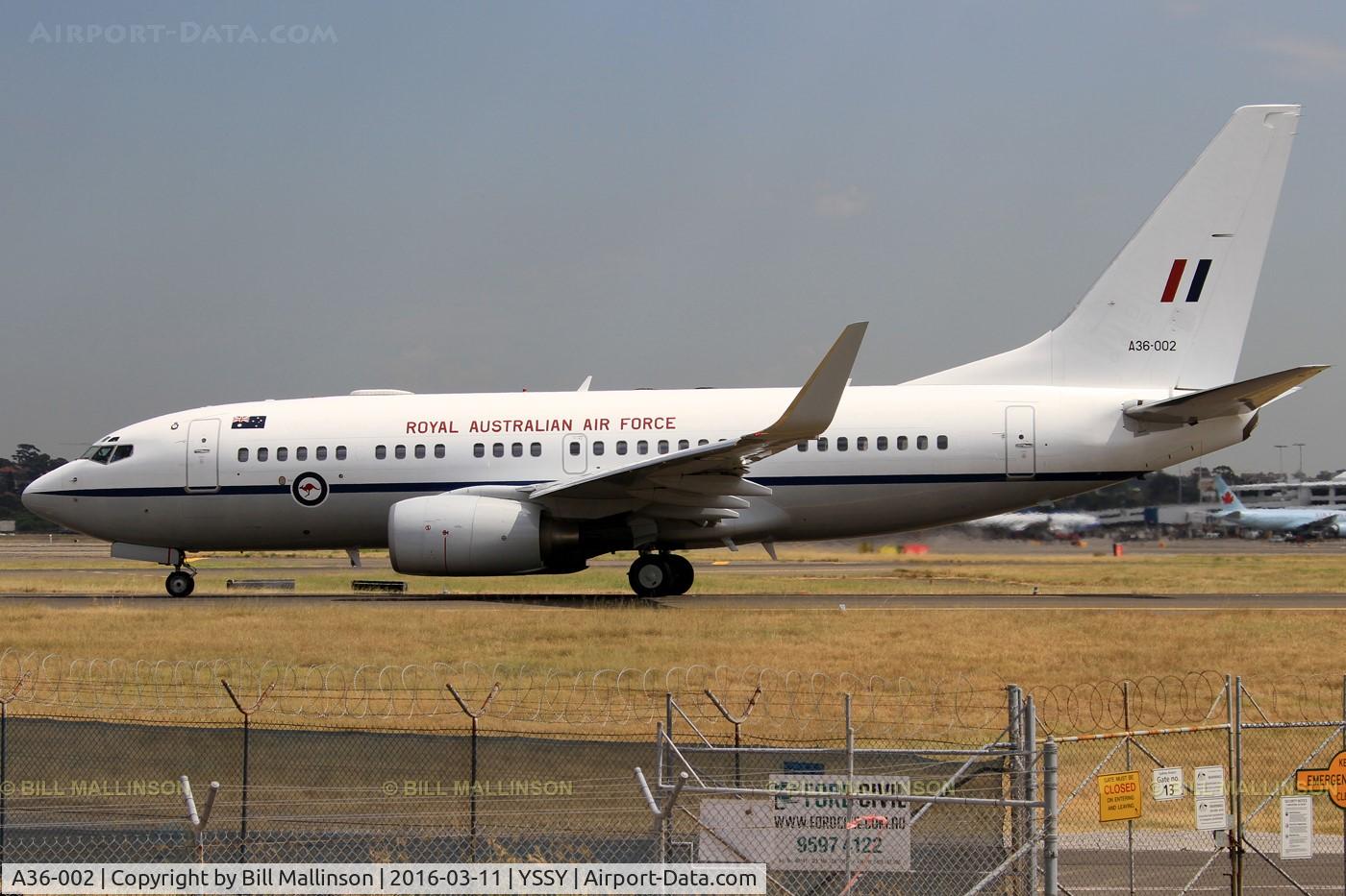 A36-002, 2000 Boeing 737-7DF C/N 30790/613, taxiing to 34R