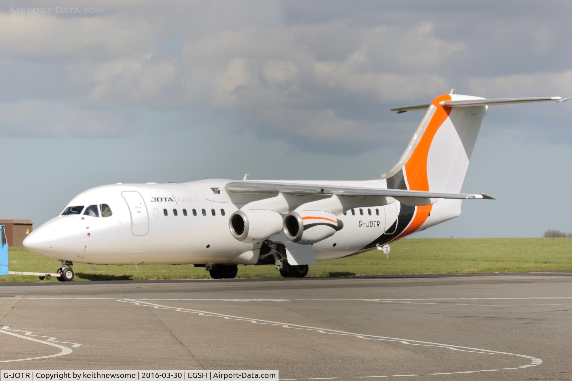 G-JOTR, 1996 British Aerospace Avro 146-RJ85 C/N E.2294, Leaving with new colour scheme.