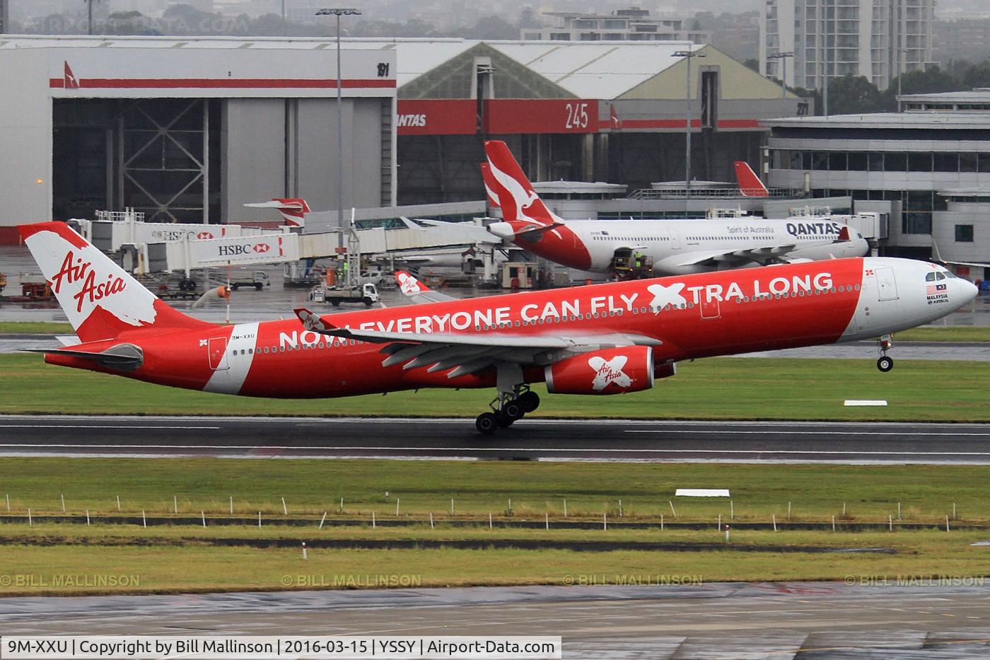 9M-XXU, 2014 Airbus A330-343 C/N 1581, onto a wet 16R