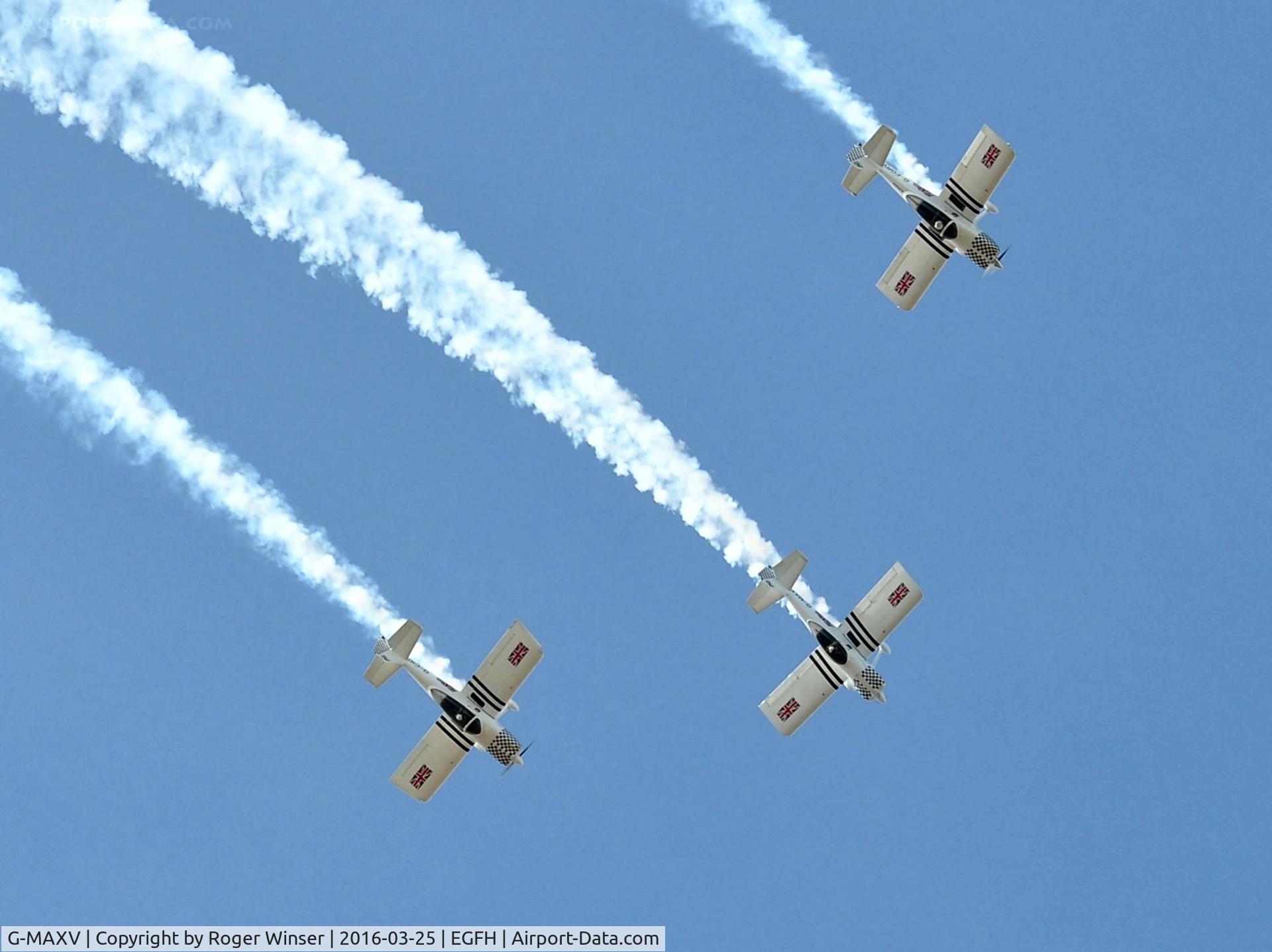 G-MAXV, 2000 Vans RV-4 C/N PFA 181-13266, Raven 1 leading Team Raven in 3-ship formation change practice.