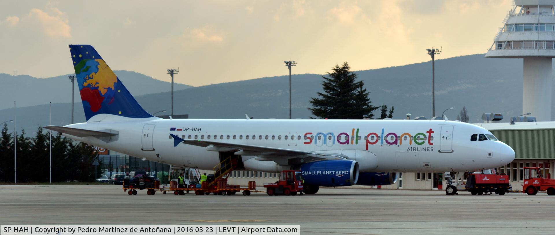 SP-HAH, 2003 Airbus A320-233 C/N 2118, Foronda - Vitoria-Gasteiz - España