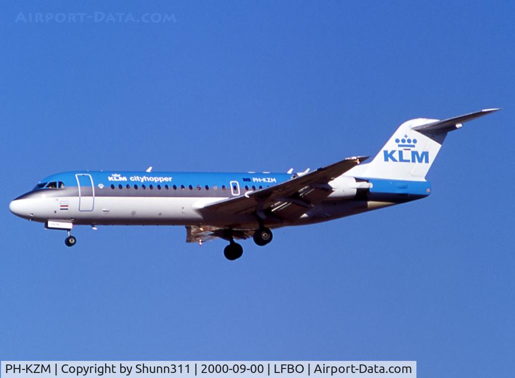 PH-KZM, 1995 Fokker 70 (F-28-0070) C/N 11561, Landing rwy 33L in old c/s