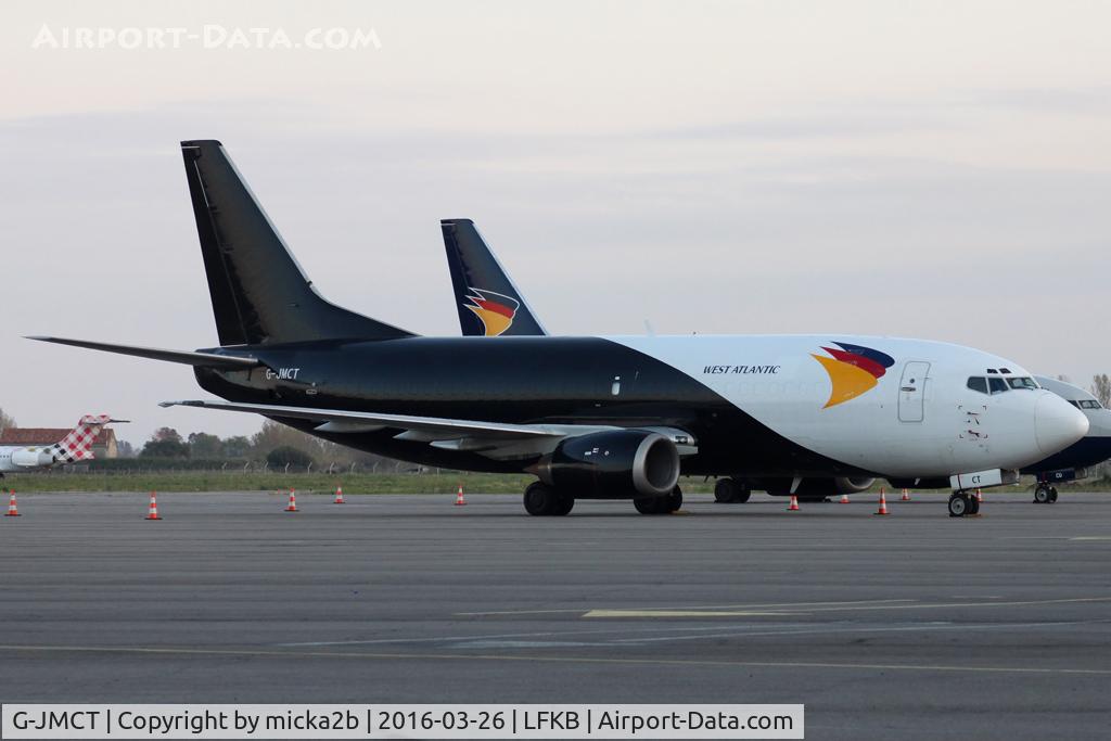 G-JMCT, 1989 Boeing 737-3Y0 C/N 24546, Parked