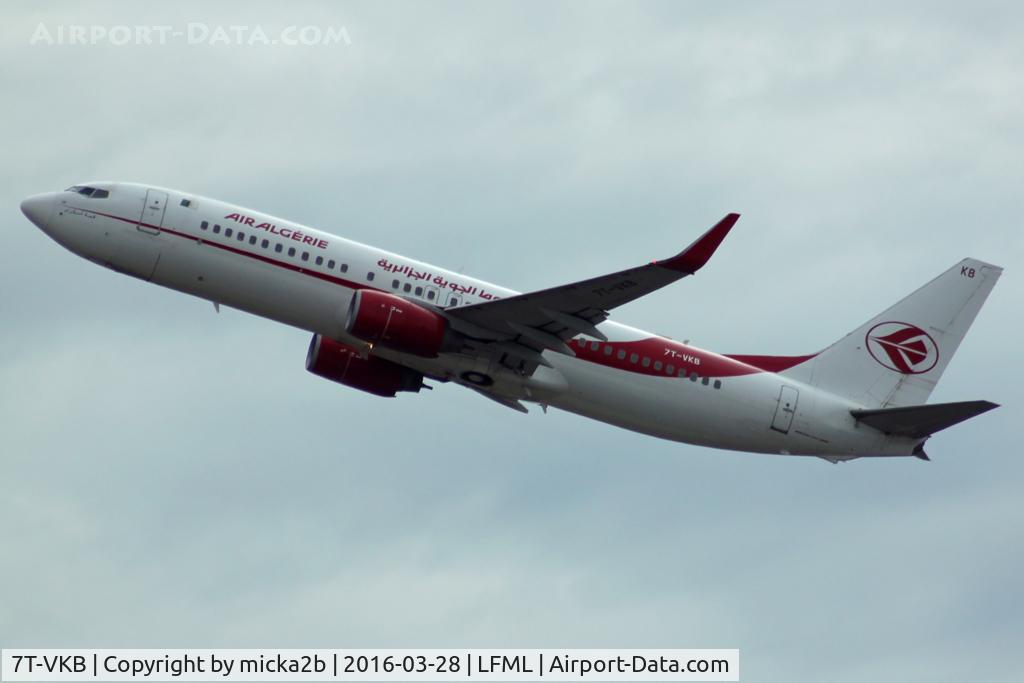7T-VKB, 2005 Boeing 737-8D6 C/N 34165, Take off