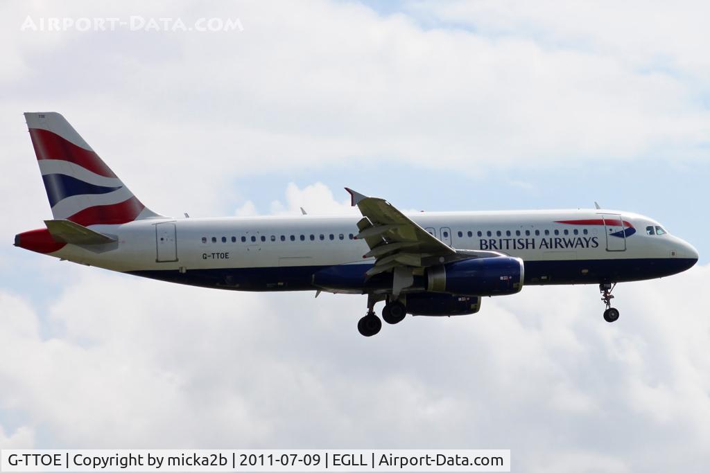 G-TTOE, 2002 Airbus A320-232 C/N 1754, Landing