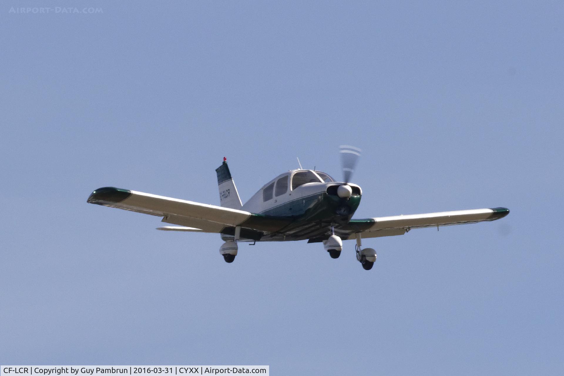 CF-LCR, 1971 Piper PA-28-140 C/N 28-7125614, Landing