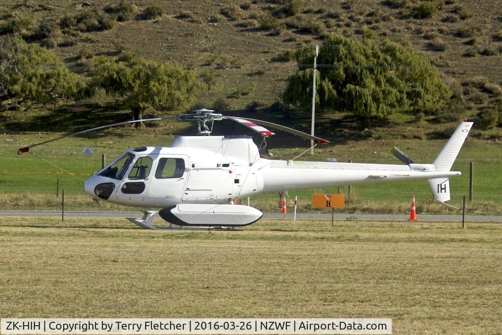 ZK-HIH, Aerospatiale AS-350B Ecureuil C/N 1723, At Wanaka