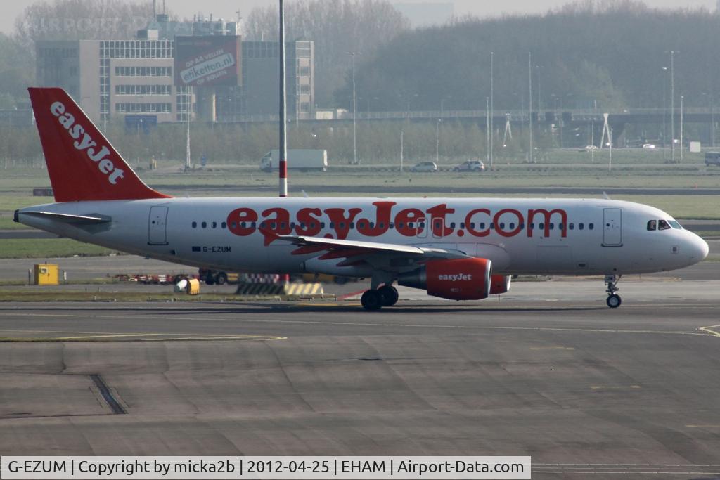 G-EZUM, 2012 Airbus A320-214 C/N 5020, Taxiing