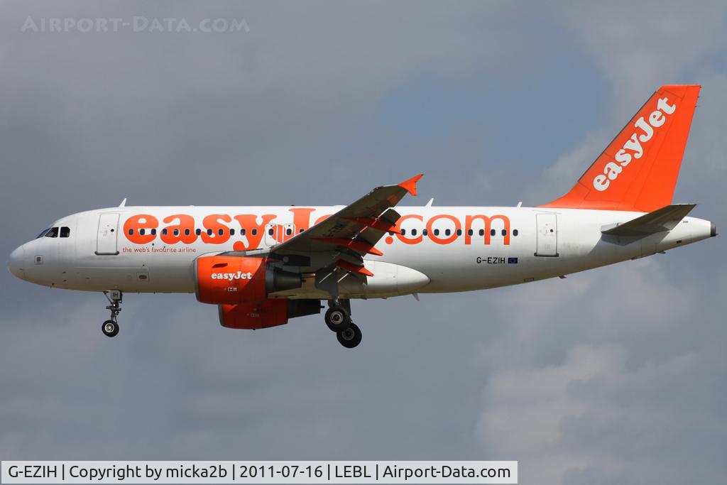 G-EZIH, 2005 Airbus A319-111 C/N 2463, Landing