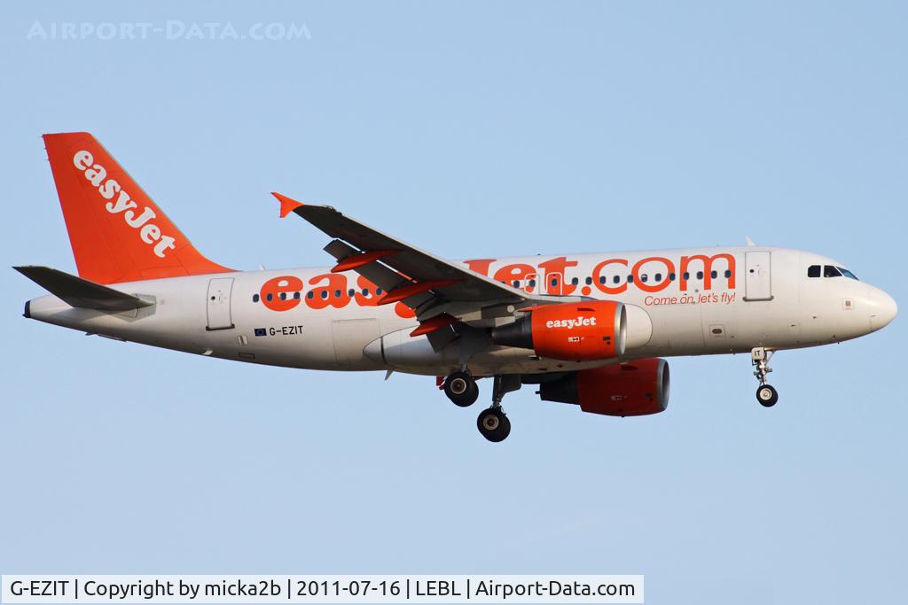 G-EZIT, 2005 Airbus A319-111 C/N 2538, Landing