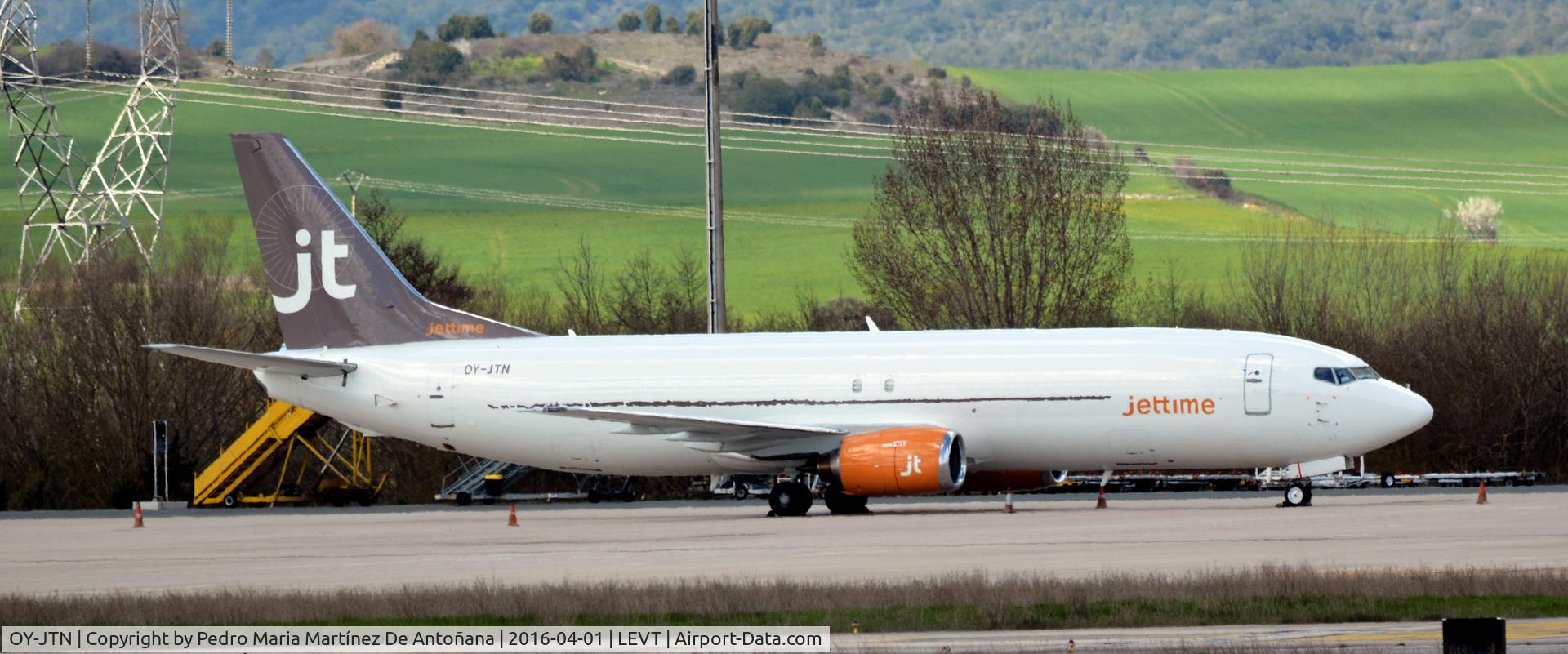 OY-JTN, 1993 Boeing 737-4Q8 /SF C/N 25106, Foronda - Vitoria-Gasteiz - España