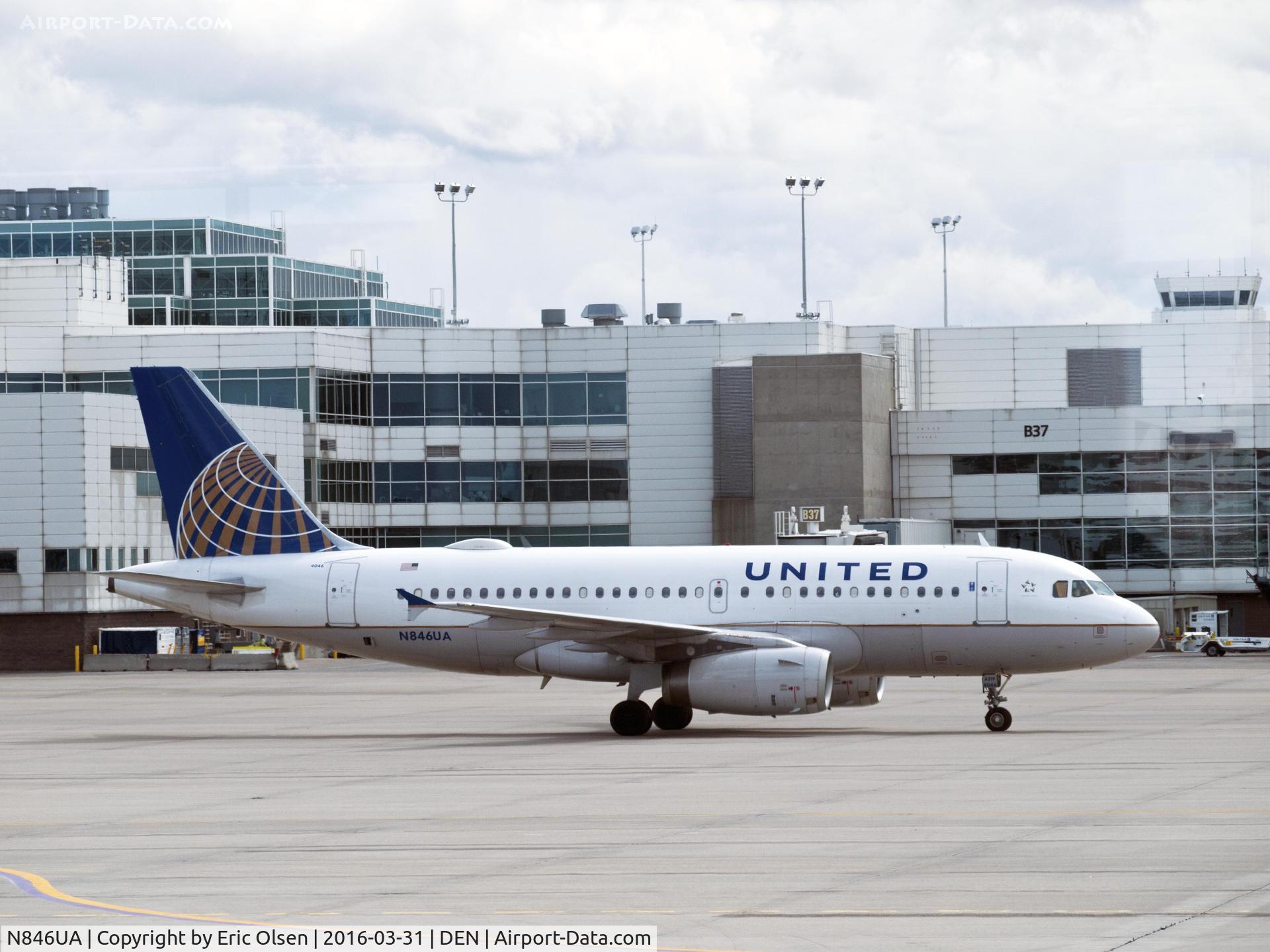 N846UA, 2001 Airbus A319-131 C/N 1600, N846UA at Denver.