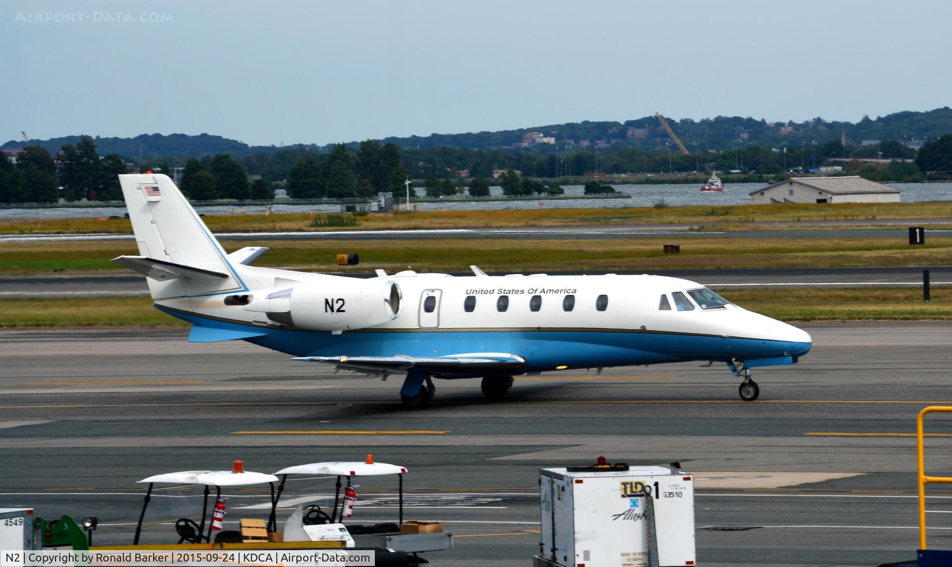 N2, 1992 Learjet 31A C/N 31A-063, Taxi to park National