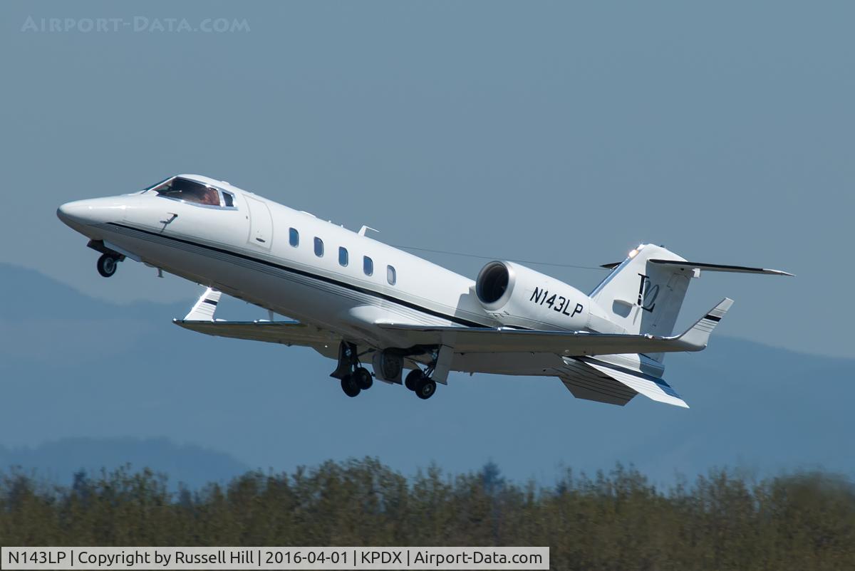 N143LP, 1995 Learjet Inc 60 C/N 060, Departing off 28R