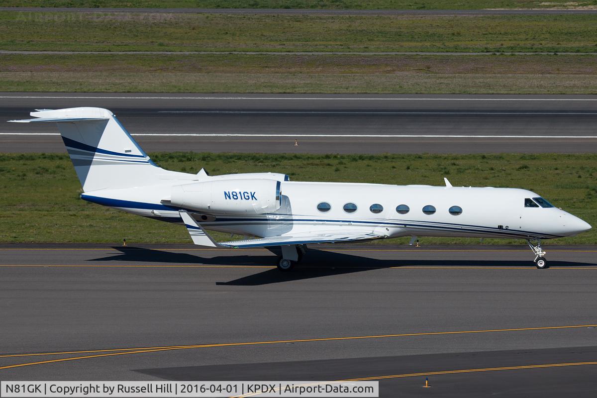 N81GK, 2011 Gulfstream Aerospace GIV-X (G450) C/N 4225, Taxiing in