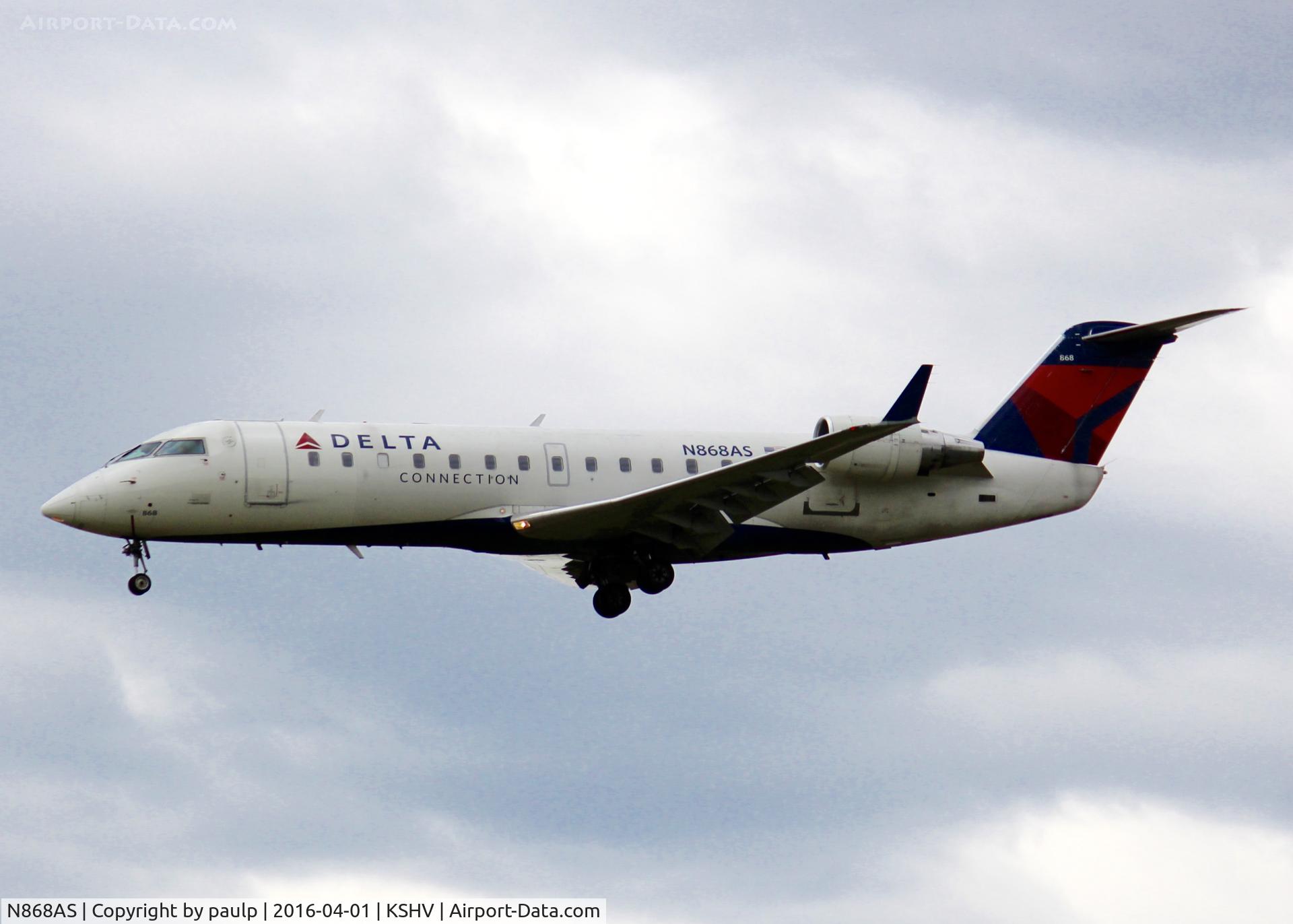 N868AS, 2001 Bombardier CRJ-200ER (CL-600-2B19) C/N 7474, At Shreveport Regional.