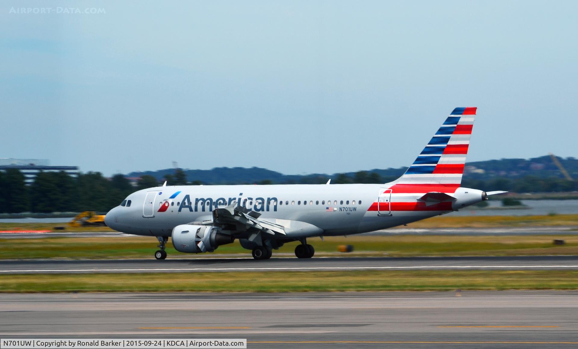 N701UW, 1998 Airbus A319-112 C/N 0890, Landing roll National