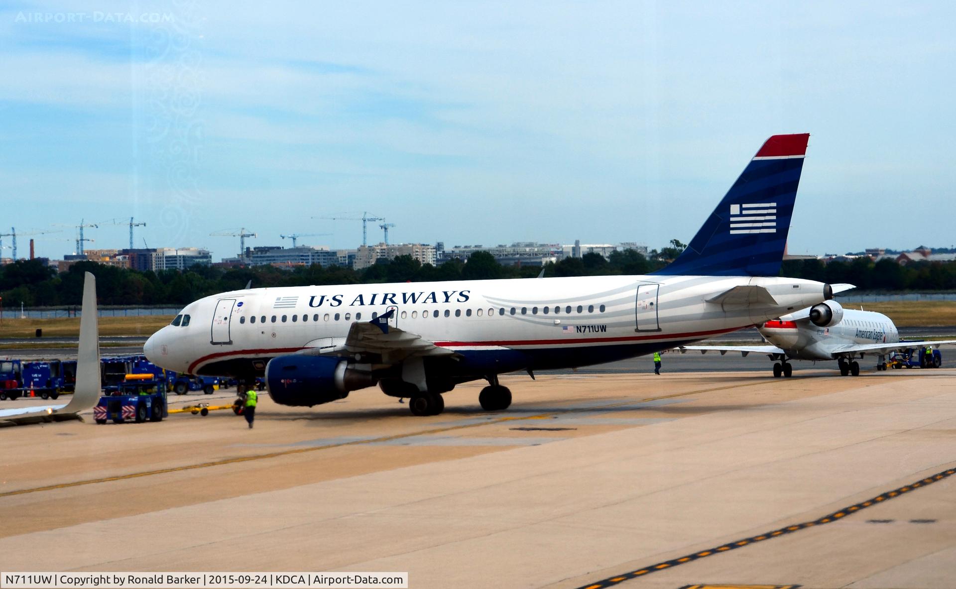 N711UW, 1999 Airbus A319-112 C/N 1033, Pushback National