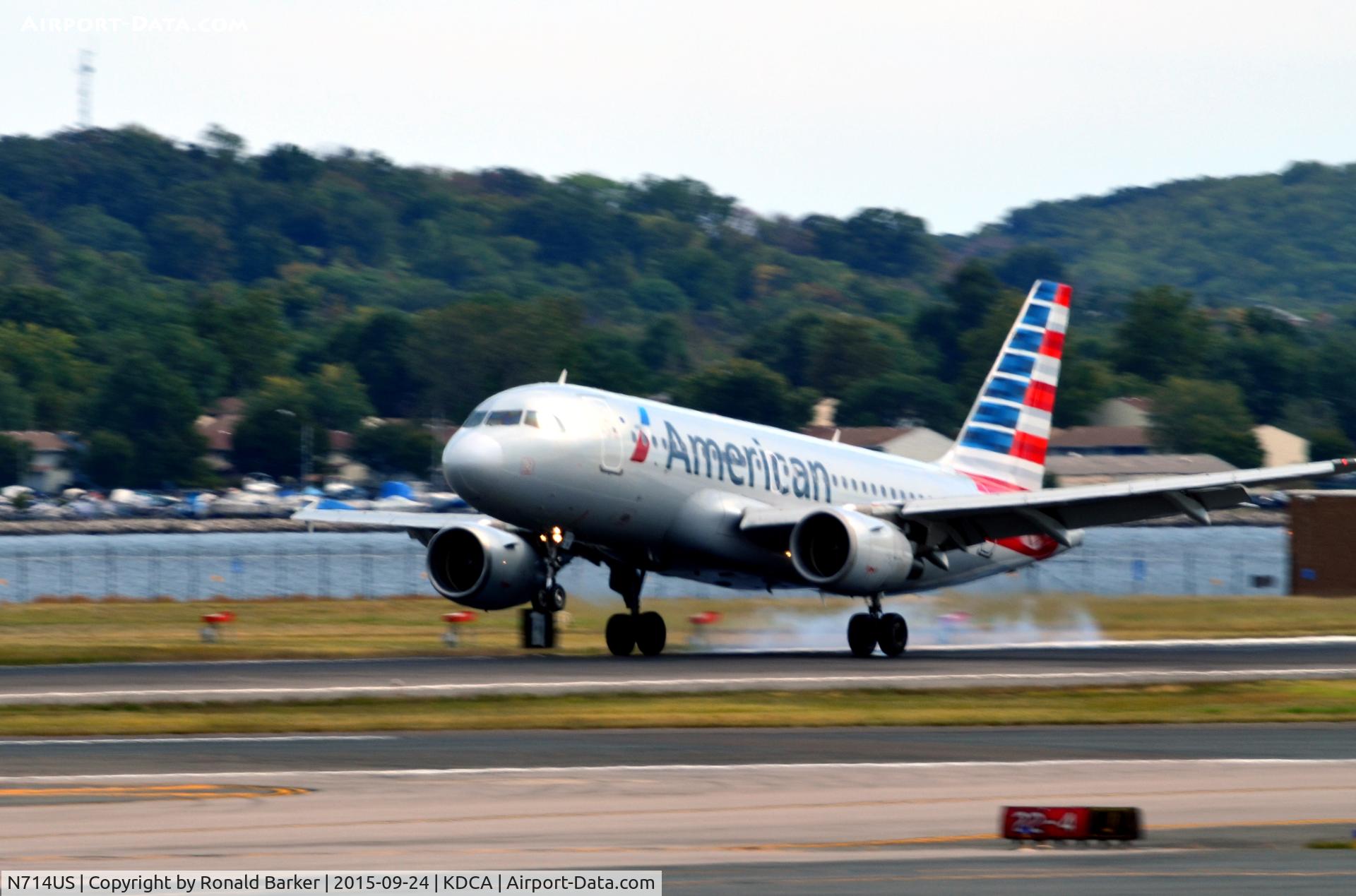 N714US, 1999 Airbus A319-112 C/N 1046, Landing 