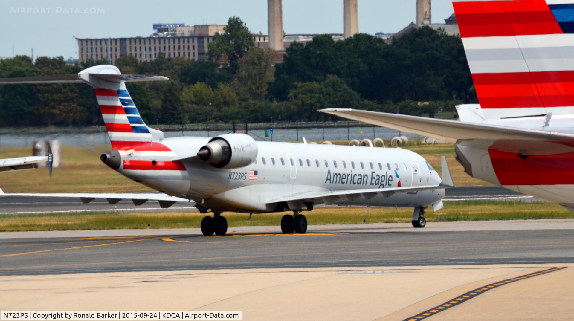 N723PS, 2004 Bombardier CRJ-701 (CL-600-2C10) Regional Jet C/N 10181, taxi National
