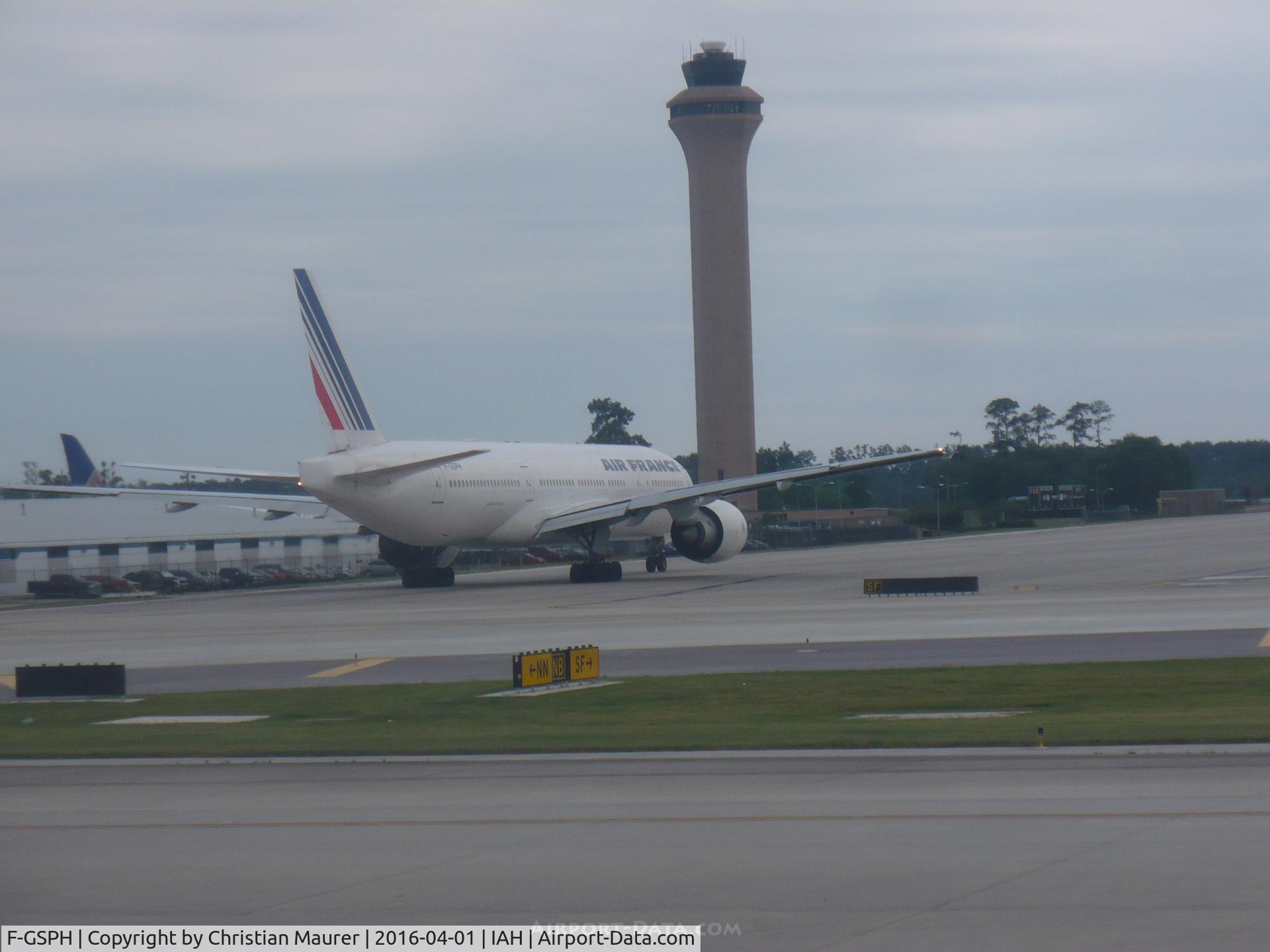 F-GSPH, 1999 Boeing 777-228/ER C/N 28675, Boeing 777-228ER