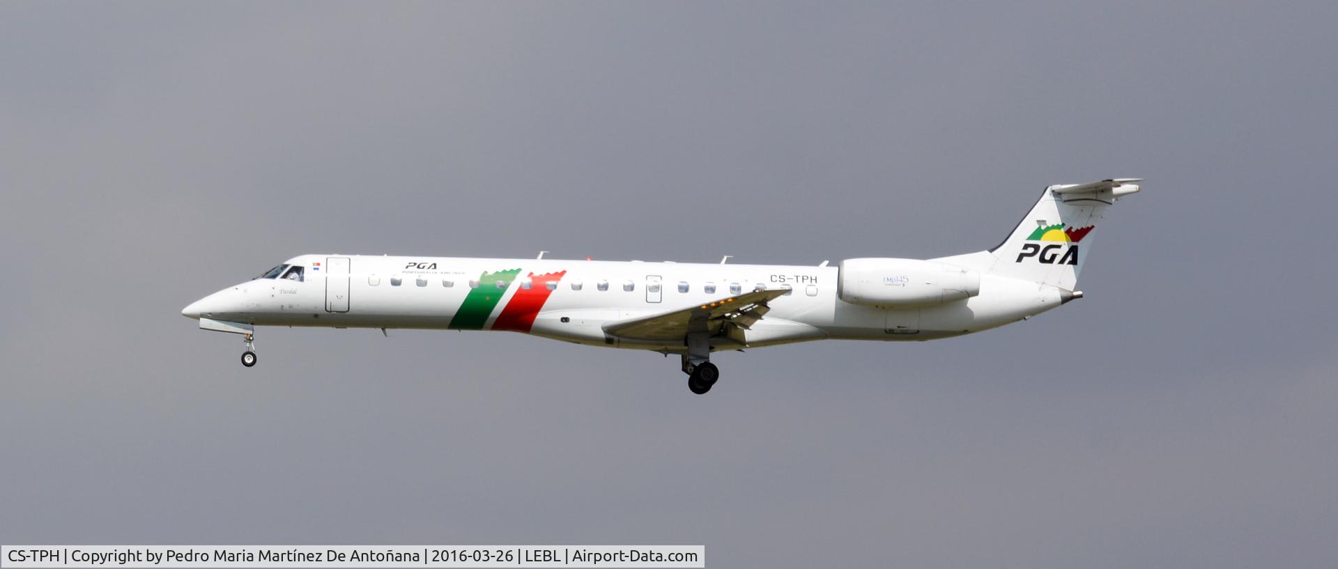 CS-TPH, 1997 Embraer EMB-145EP (ERJ-145EP) C/N 145017, El Prat -  Barcelona  -  España