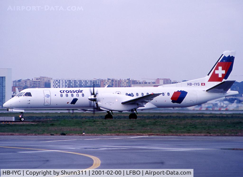 HB-IYG, 1999 Saab 2000 C/N 2000-062, Taxiing holding point rwy 33R for departure...