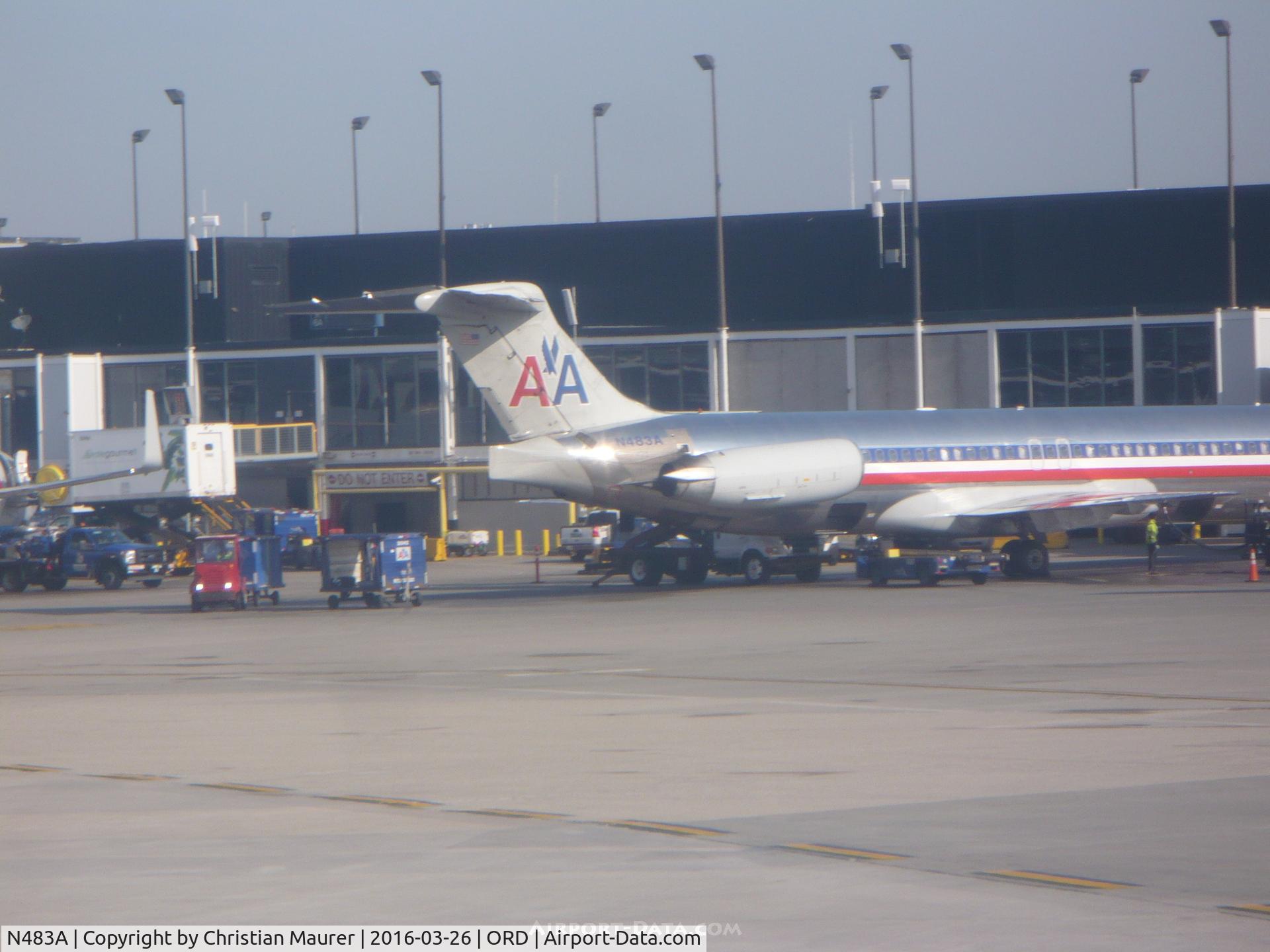 N483A, 1988 McDonnell Douglas MD-82 (DC-9-82) C/N 49676, American DC-9-82