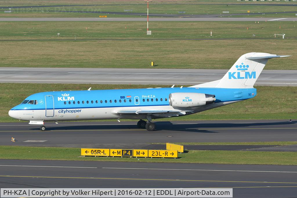 PH-KZA, 1996 Fokker 70 (F-28-070) C/N 11567, at dus